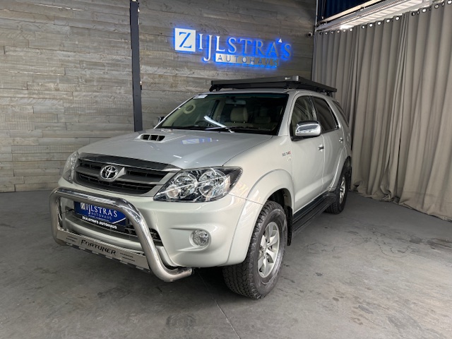 TOYOTA FORTUNER 3.0D-4D 4X4