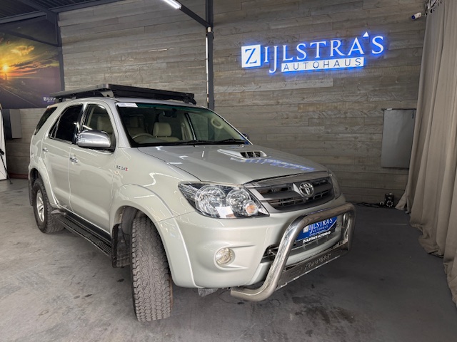 TOYOTA FORTUNER 3.0D-4D 4X4