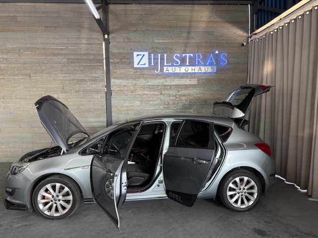 OPEL ASTRA 1.4T ENJOY 5Dr
