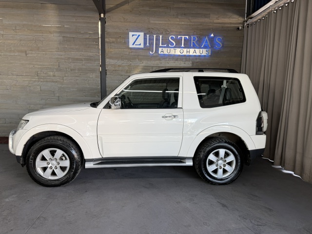 MITSUBISHI PAJERO 3.2 Di-Dc GLS SWB A/T