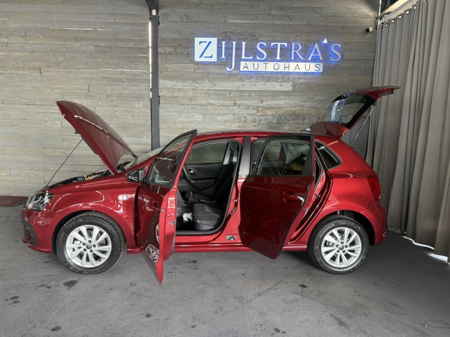 VOLKSWAGEN POLO VIVO 1.4 LIFE(5DR)
