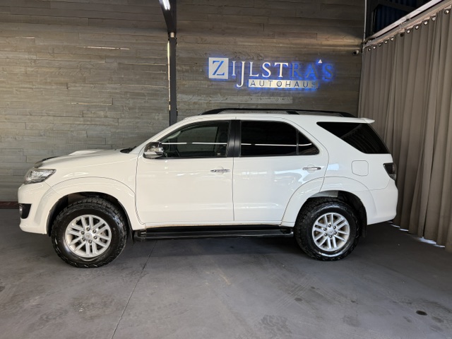 TOYOTA FORTUNER 3.0D-4D 4X4