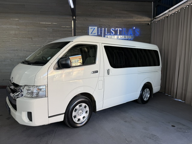 TOYOTA QUANTUM 2.5 D-4D 10 SEAT