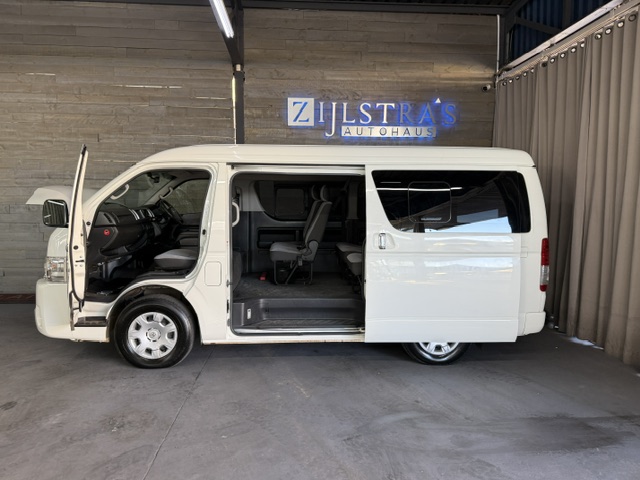 TOYOTA QUANTUM 2.5 D-4D 10 SEAT