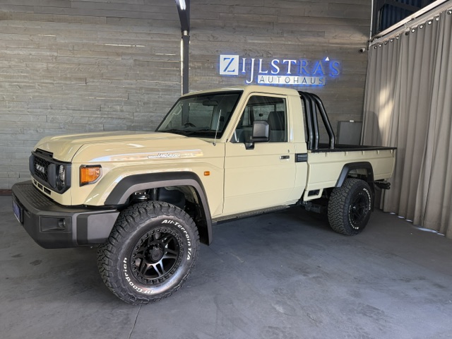 TOYOTA LAND CRUISER 79 2.8 GD-6 P/U S/C A/T
