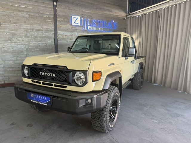 TOYOTA LAND CRUISER 79 2.8 GD-6 P/U S/C A/T