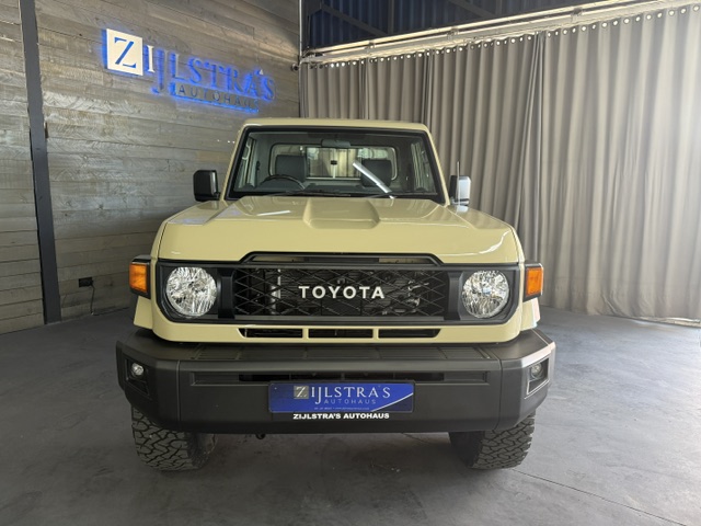 TOYOTA LAND CRUISER 79 2.8 GD-6 P/U S/C A/T
