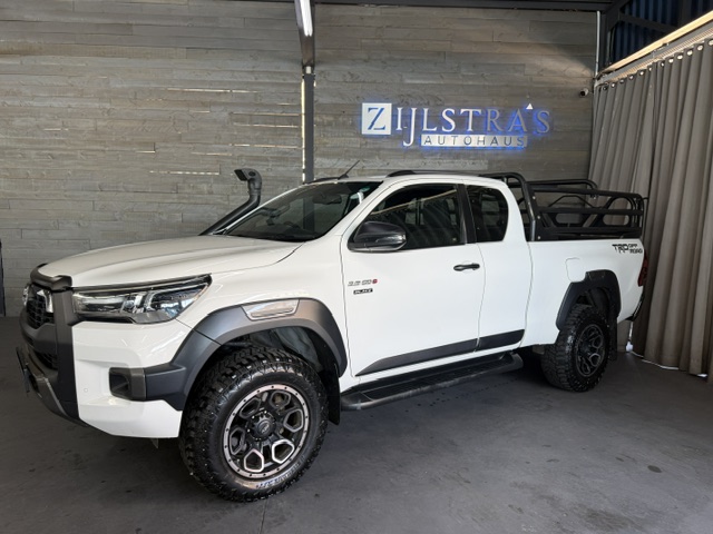 TOYOTA HILUX  2.8 GD-6 RB LEGEND P/U E/CAB